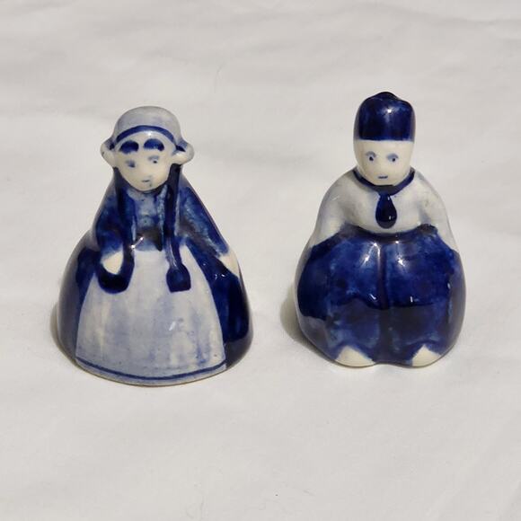 Vintage Hand Painted Holland Bells Blue Ceramic Couple Man Woman 2" Figurines - Picture 1 of 7